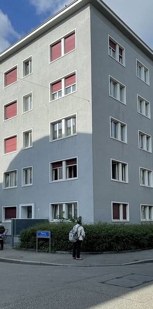 Gemütliche Wohnung in belebter Seitenstrasse - Photo 1