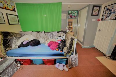 1 bedroom Studio in Cardigan Road, Leeds - Photo 1