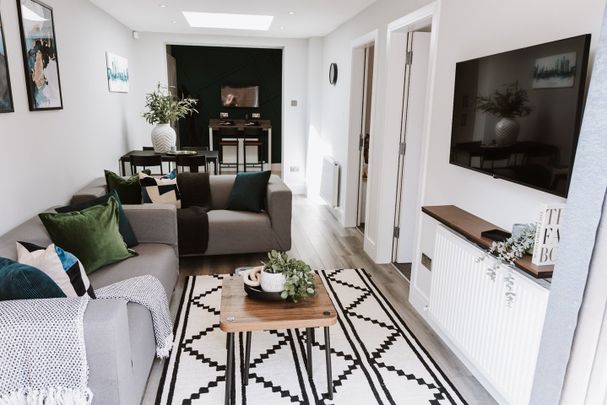 6 Bed Semi-Detached House, Whitby Avenue, M14 - Photo 1