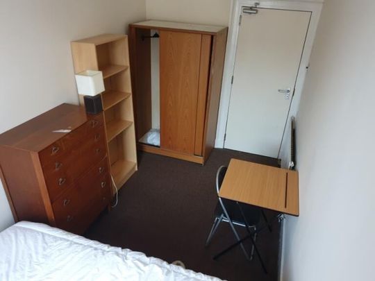 Room in a Shared Flat, Menzies Road, AB11 - Photo 1