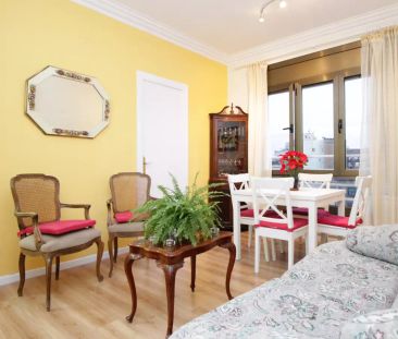 Single Bed in Room for rent in tidy 3-bedroom apartment in Poblenou - Photo 1
