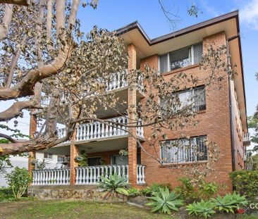 Bright & Sunny Apartment in Prime Rydalmere Location - Photo 1