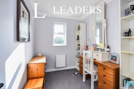 4 bedroom terraced house to rent - Photo 3