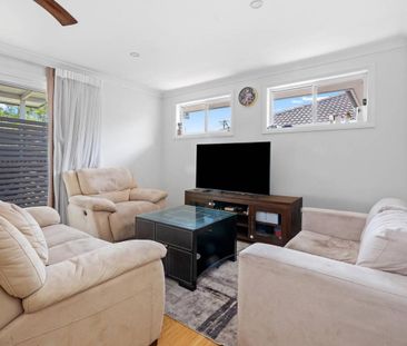 STYLISH 4 BEDROOM HOME!! - Photo 1