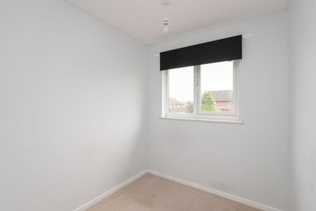 3 bedroom Semi-Detached House to rent - Photo 5