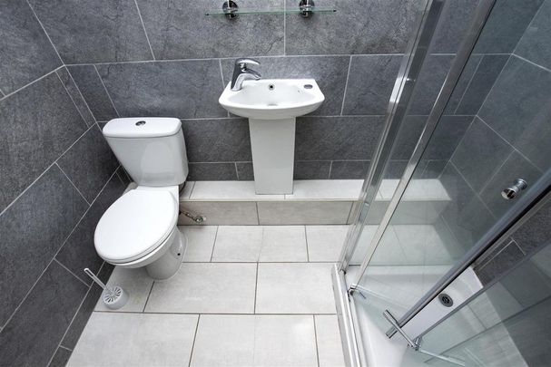 6 bedroom house to rent - Photo 1