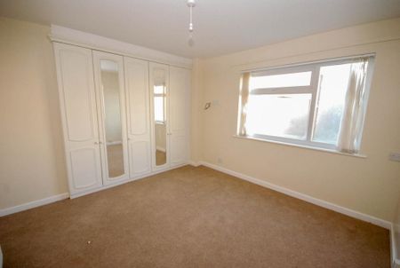 3 bedroom maisonette to rent - Photo 2