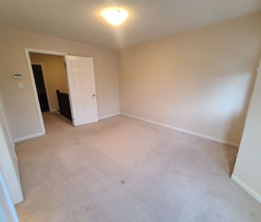 For Lease - 946 Brassard Circle, Milton, Ontario - Photo 2