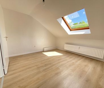 Schöne Dachgeschosswohnung mit Denkmalschutz - Photo 1