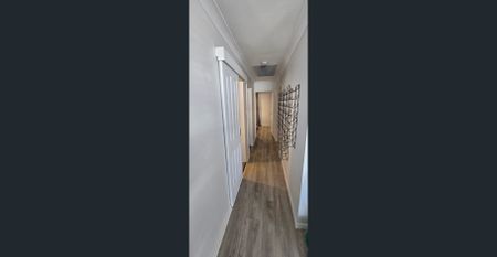 Newly Renovated and Furnished Villa - Photo 3