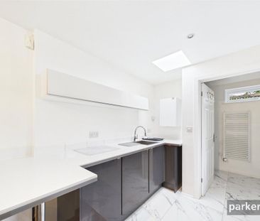 3 bedroom semi-detached house to rent - Photo 2