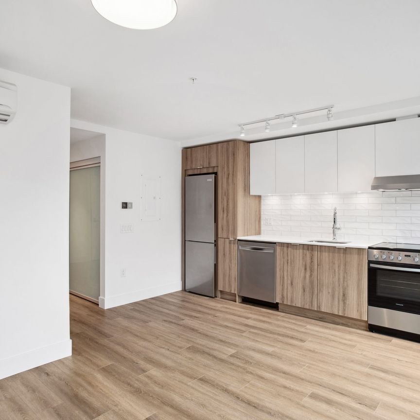 38115 Laurelwood Road, Squamish - Photo 1