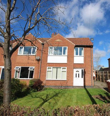 3 bedroom semi-detached house to rent - Photo 1