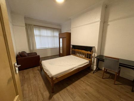 4 bedroom house to rent - Photo 2