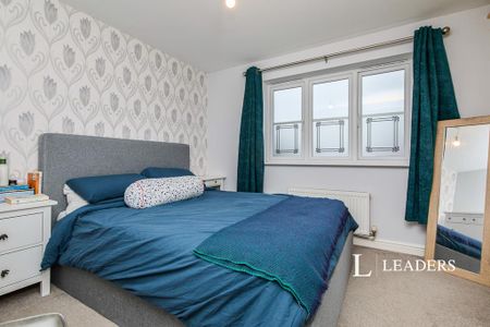 2 bedroom semi-detached house to rent - Photo 5