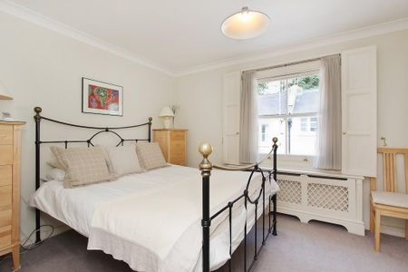 2 bedroom mews to rent - Photo 5