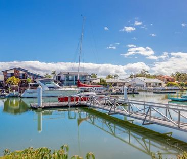 Waterfront Family Living with 12m Pontoon in Prestigious Newport! - Photo 1