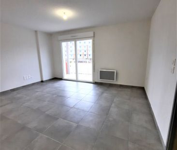 Location Appartement 2 pièces 44m² NIMES 30000 - Photo 2