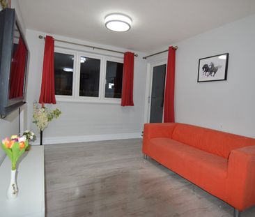 1 Bed Flat, Osprey Court, RG1 - Photo 2