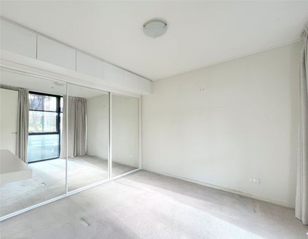 2/99 Whiteman Street - Photo 2