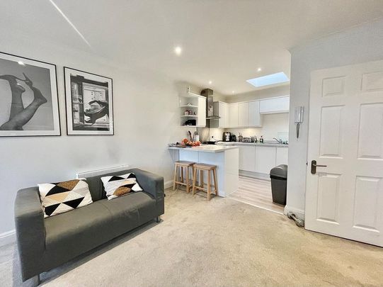 1 bedroom flat to rent - Photo 1