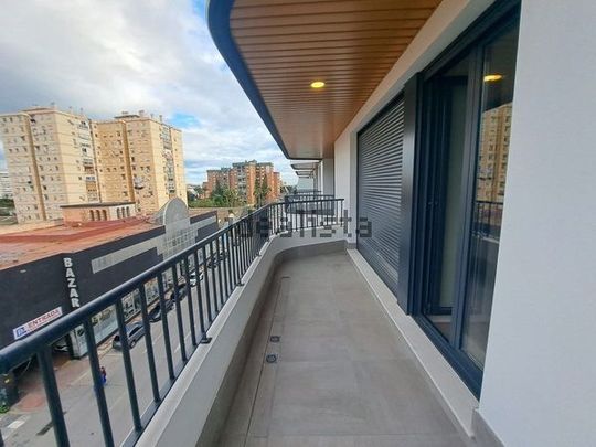 Alquiler de piso en Calle Menorca - Photo 1