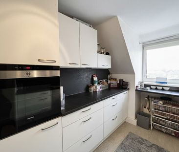 Idyllisches Dachgeschoßwohnung mit großem Balkon und Grünblick in Linz - Photo 2