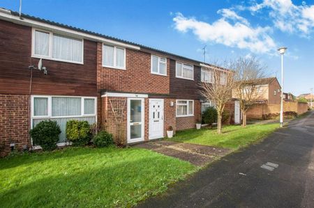 Lillibrooke Crescent, Maidenhead - Photo 4