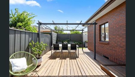 4 BEDROOM HOME OFFERING COMFORT & CONVENIENCE IN PRIZED ZONES - Photo 3
