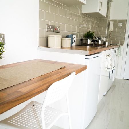 1 bedroom flat to rent - Photo 3
