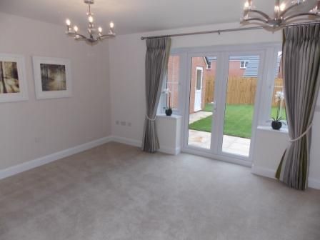 3 bedroom semi-detached house to rent - Photo 2