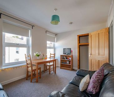 Ideal location for all Universities! - Photo 1