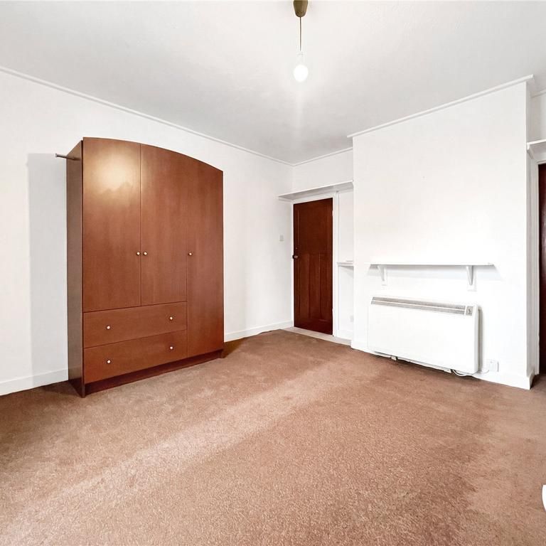 Studio to rent - Photo 1