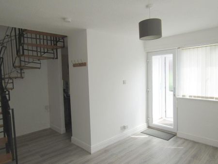 1 bedroom semi-detached house to rent - Photo 3