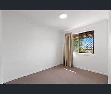 2/44 Venice Street, Mermaid Beach, Qld 4218 - Photo 1
