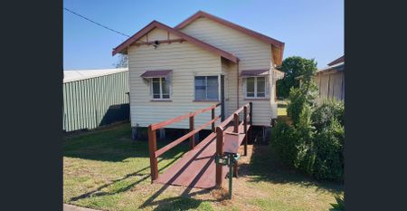 Cosy 2 bedroom cottage with ramp access - Photo 2
