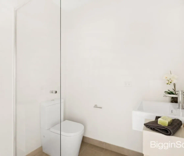 Stylish Courtyard Apartment in Prime Lifestyle Location - Photo 6