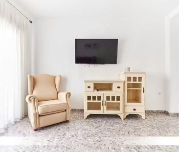 Plaza del Aljarafe, Sevilla, Andalusia 41005 - Photo 2