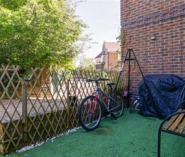 3 Bed Terraced House, The Brookmill, RG1 - Photo 4