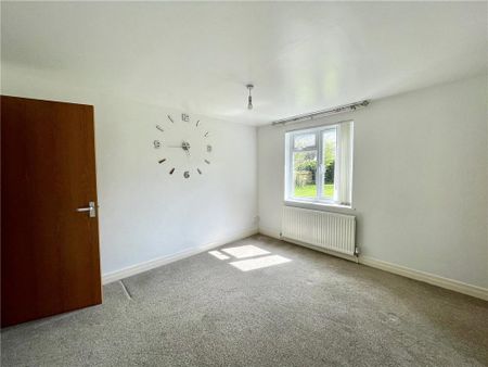 4 bedroom detached house to rent - Photo 4