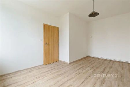 Pronájem moderního bytu 3+kk po kompletní rekonstrukci v klidné části Ostravy - Photo 3