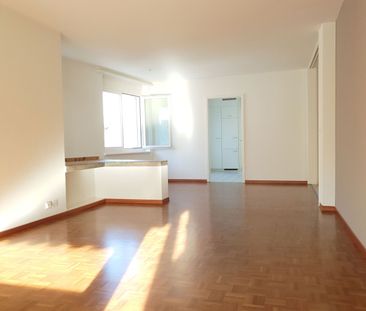 Spacious apartment in a green residential area in Uster - Foto 1