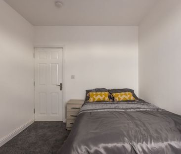 39 Park Road, Rugby - Photo 2