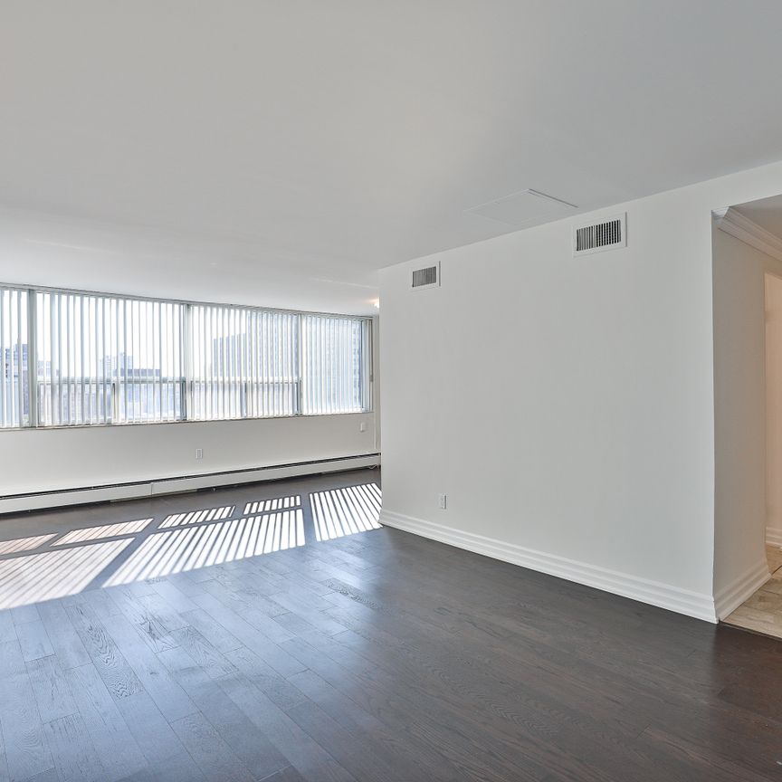 3 Bedrooms - Photo 1