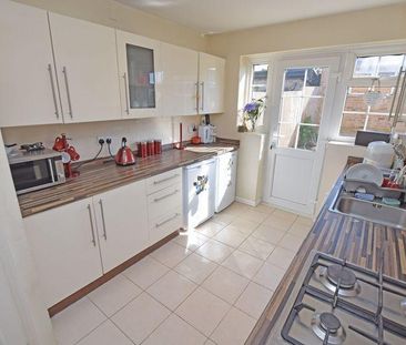 3 bedroom terraced house to rent - Photo 6