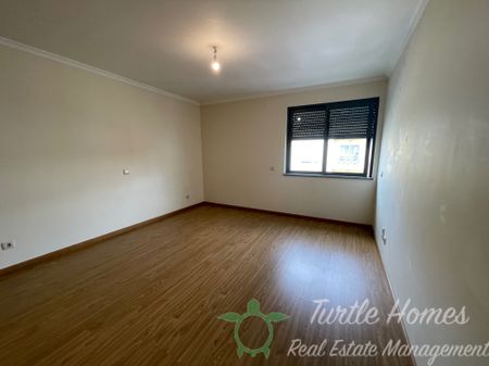 TH2023368 - Three bedroom top floor apartment - Photo 5