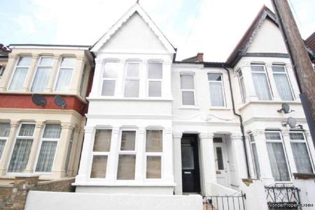 5 bedroom property to rent in Westcliff On Sea - Photo 2