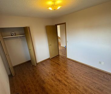 55 VENTURA WAY NE, Calgary - Photo 3