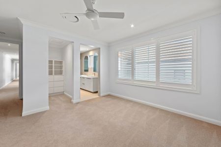 Sophisticated Coastal Sanctuary - Photo 5