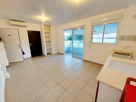 Location Appartement 1 pièce 25m² REMIRE MONTJOLY 97354 - Photo 5